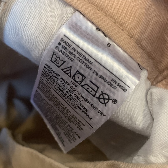 Old Navy Khaki/Blue Everyday Short Bonnimond Shorts Bundle GUC 6 - Picture 6 of 13